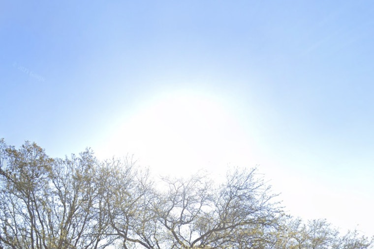 Chilly Blast Hits Houston as Cold Front Gives Way to Weekend Warm-Up and Rain Chances