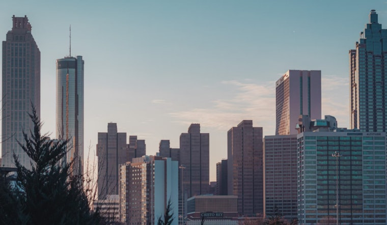 Chilly Spell Hits Atlanta with Widespread Frost, Clear Skies, and Breezy Nights Ahead