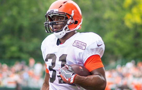 Cleveland Browns' Nick Chubb Placed on Injured Reserve, Ending Season, Team Signs Bates and Kibodi to Bolster Roster