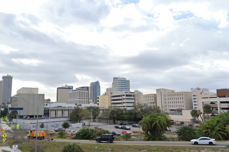 Cloudy Christmas With Mild Temperatures in Tampa, Chance of Showers Ahead