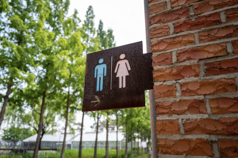 Conroe ISD Dismisses Teacher After Enforcing Restroom Ban Leading to Student Distress at Bartlett Elementary