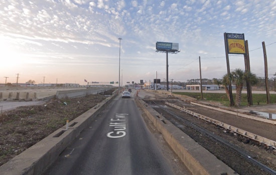 Construction Worker Fatally Injured as Crane Collapses During I-45 Expansion Project in Dickinson