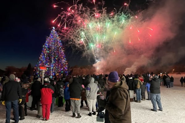 Coon Rapids Kicks Off the Season with Annual Tree Lighting Festival Featuring Santa, Music, and Charity Drive
