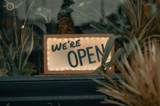 CVS, Starbucks, and Walgreens Remain Open for Last-Minute Holiday Needs in Austin