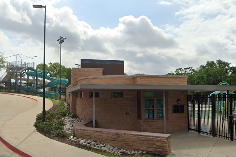 Dallas Aquatics Dives into Holiday Giving with Fundraisers for Free Swim Lessons for Youth