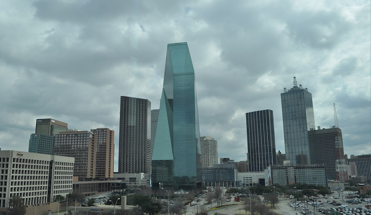 Dallas Sees Dynamic Weather: Thunderstorms Likely, Fog Advised, Ahead of Clearer Skies