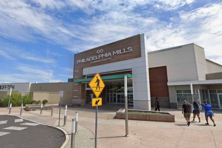 Daytime Smash-and-Grab at Philadelphia Zales Nets Thieves Luxury Watches, Police Seek Suspects