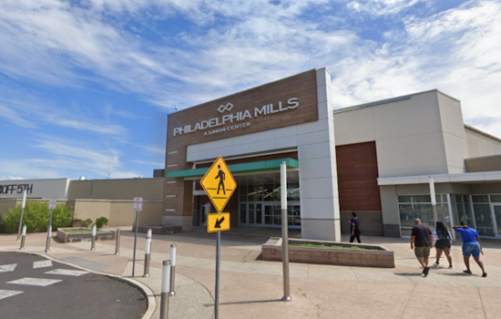 Daytime Smash-and-Grab at Philadelphia Zales Nets Thieves Luxury Watches, Police Seek Suspects