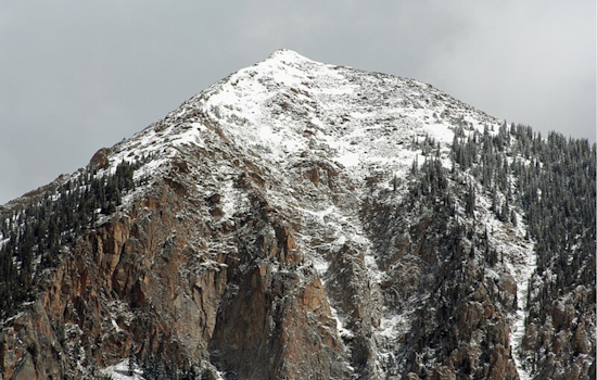 Denver Anticipates Light Winter Weather with Snow Showers Over Mountain Regions