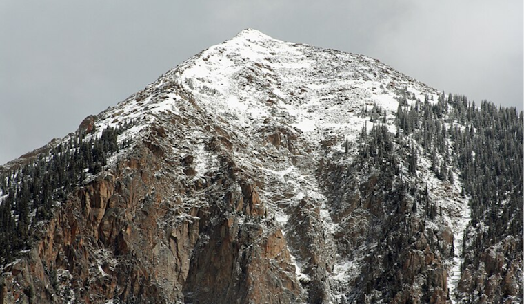 Denver Anticipates Light Winter Weather with Snow Showers Over Mountain Regions