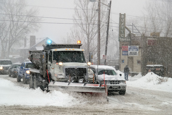 Denver Forecast: Mild Temperatures and Light Breezes with Potential for Rain and Snow Showers
