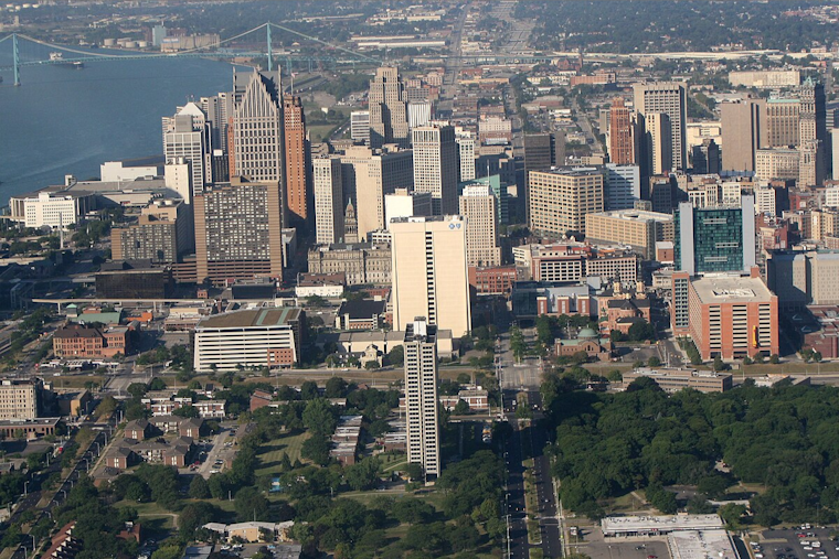 Detroit Braces for Winter Weather Rollercoaster Ahead of Holiday Week