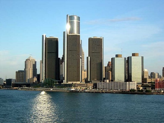 Detroit's Weekend Sunshine Gives Way to Snowy Monday, Mixed Week Ahead