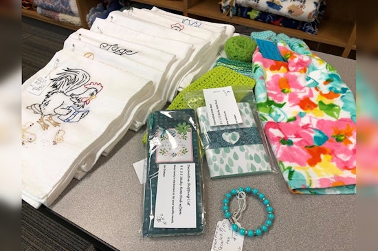 Discover Handcrafted Treasures at Creekside Boutique's Holiday Gift Sale in Bloomington