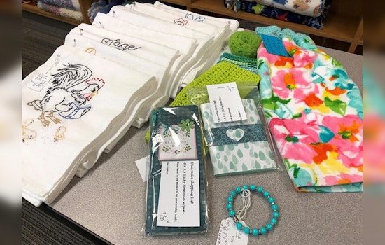 Discover Handcrafted Treasures at Creekside Boutique's Holiday Gift Sale in Bloomington