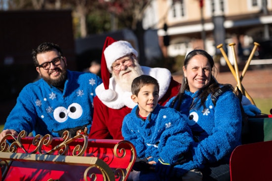 Downtown Duluth Celebrates Seasonal Splendor at Annual Deck the Hall Event