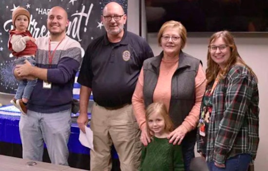 Elizabethton Celebrates Retirement of Veteran CID Investigator David Peters after Quarter-Century of Service