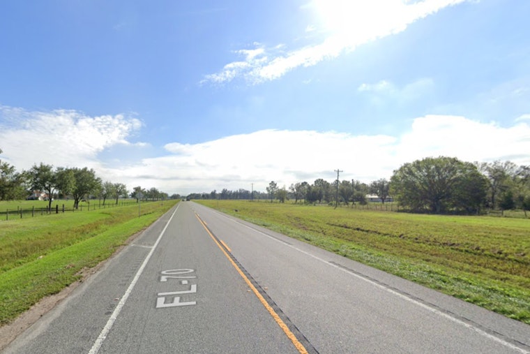 Fatal Collision Near Bradenton Kills Horse and Injures Seven People in Myakka City Trailer Accident