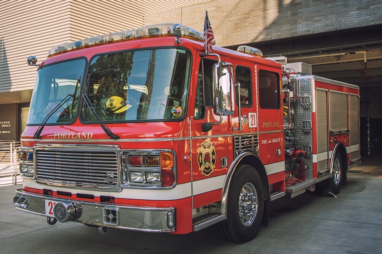 Fatal Vehicle Fire Claims Woman's Life in Northeast Portland, Cause Under Investigation