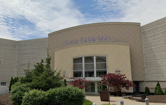 Festive Flicker Out: Transformer Fire Causes Christmas Eve Blackout at Ross Park Mall in Pittsburgh