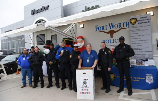 Fort Worth Police's Blue Elves Toy Drive Returns to Spread Holiday Cheer in South Division