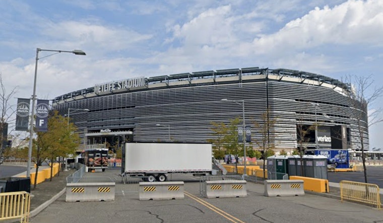 Frustrated Fans Fly Banner Over MetLife Stadium Urging Giants Owner to "Fix This Dumpster Fire"