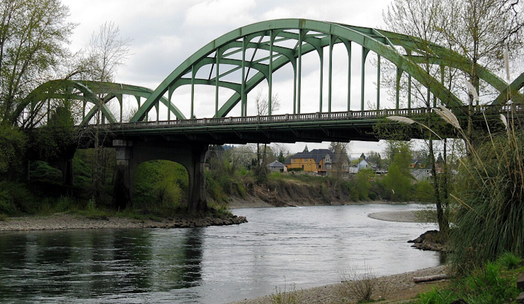 Gladstone Hotel Incident Leads to Suspect's Drowning in Clackamas River While Fleeing Police