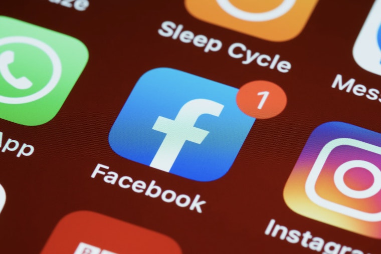 Global Outage Strikes Meta Platforms, Afflicting Facebook, Instagram, and WhatsApp Services