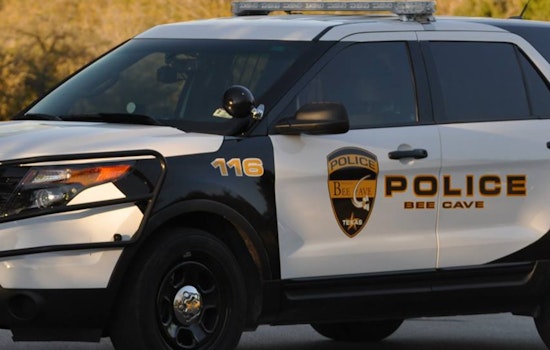Hill Country Galleria Bustles with Holiday Shoppers, Bee Cave Police Enhance Patrols Amid Surge in Visitors
