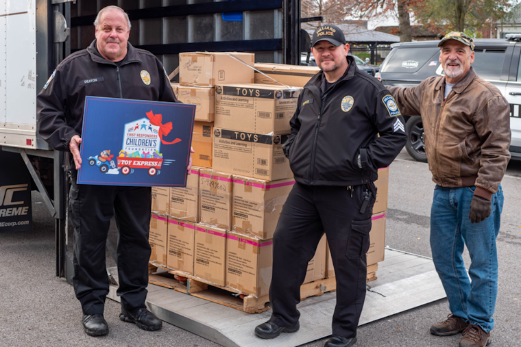 Hilliard Police Partner with CSX to Deliver Holiday Cheer with Over 400 Toy Donations for Children