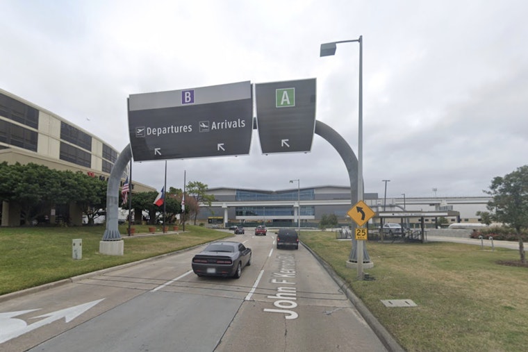 Houston Airports Prepare for Record Thanksgiving Travel as Bush Airport Adds Extra Lane to Ease Traffic