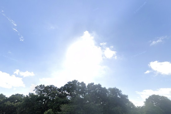 Houston Anticipates Mild Weather Ahead with Showers Possible and Sunny Christmas Forecast
