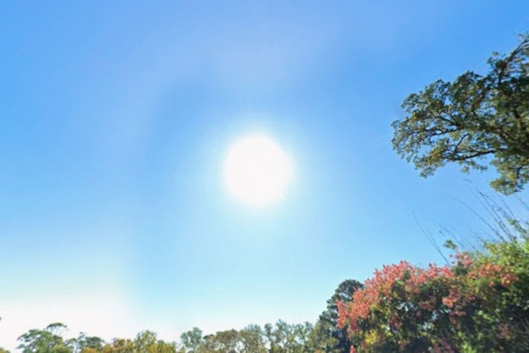 Houston Braces for Temperature Drop as Warm Monday Precedes Chilly Week Ahead