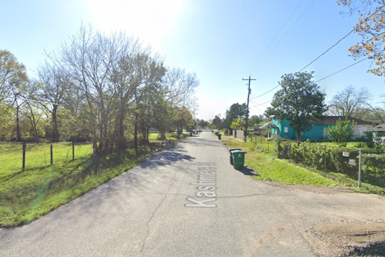 Houston Firefighters Battled Intense Blaze in Kashmere Gardens, No Injuries Reported