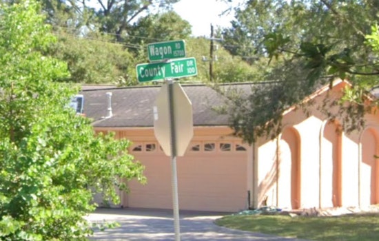 Houston Firefighters Extinguish Christmas Day House Fire in Greenspoint with No Injuries Reported