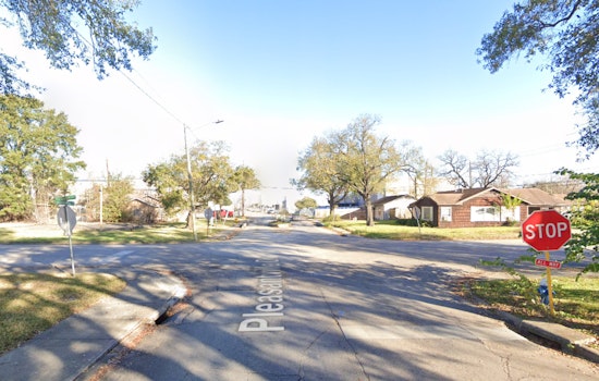 Houston Firefighters Extinguish House Fire in Pleasantville, Save $135K in Property