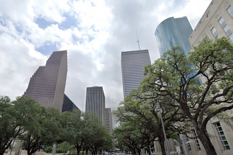 Houston Gripped by Sudden Chill with Temperatures Set to Plunge into the 30s