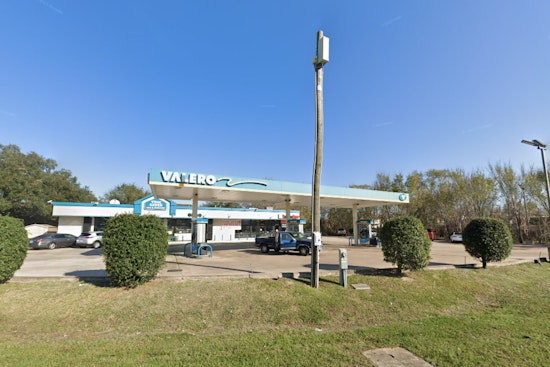 Houston Police Investigate Fatal Shooting at Almeda Genoa Gas Station; Victim Unidentified, Suspect At Large