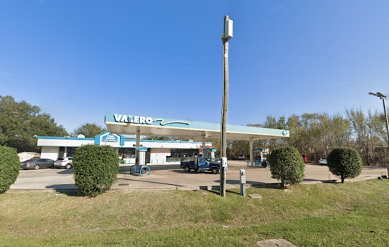 Houston Police Investigate Fatal Shooting at Almeda Genoa Gas Station; Victim Unidentified, Suspect At Large