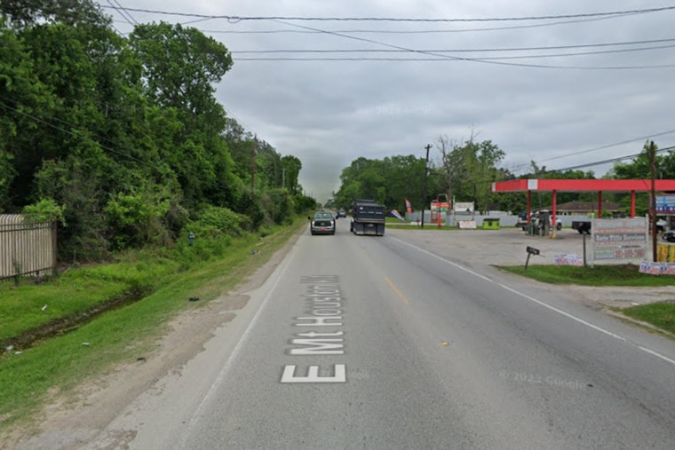 Houston Police Probe Fatal Collision Involving Pedestrian and Tractor-Trailer on East Mount Houston Road