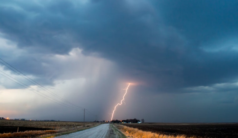 Houston Weather Alert: Mist, Cold, Rain, and Potential Thunderstorms Ahead