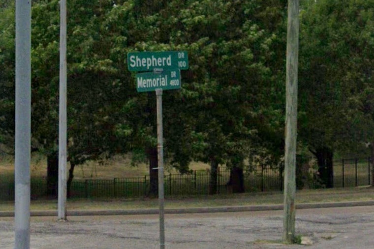 Houston Woman Stabbed and Robbed Post-Bus Ride, Suspect Apprehended with K9 and Helicopter Support