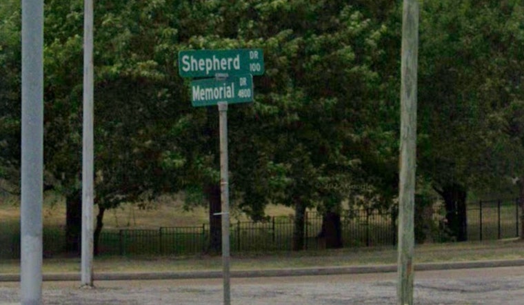 Houston Woman Stabbed and Robbed Post-Bus Ride, Suspect Apprehended with K9 and Helicopter Support