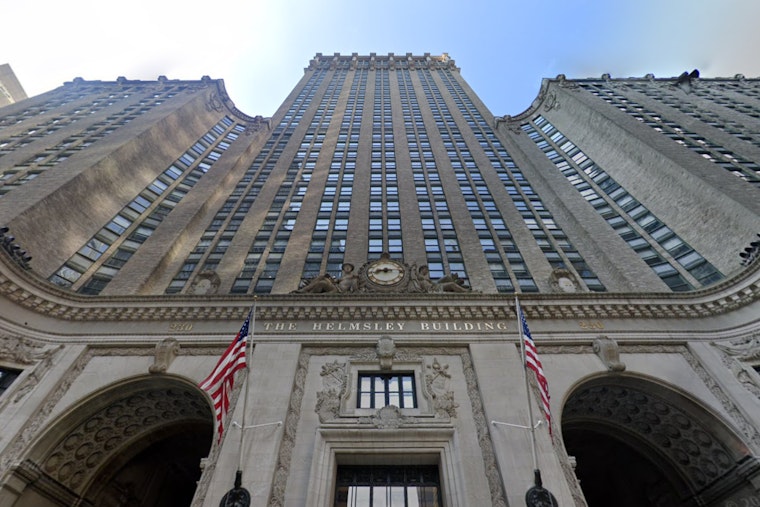 Iconic Manhattan Helmsley Building Faces Foreclosure Amid Real Estate Challenges