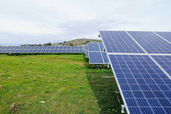 Illinois Lawmakers and Scientists Tackle Energy Costs with Innovative Solutions and Potential Breakthrough in Battery Storage Technology