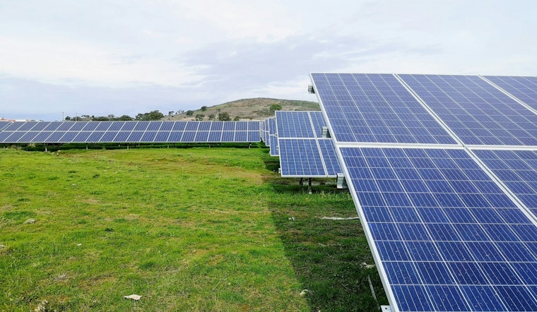 Illinois Lawmakers and Scientists Tackle Energy Costs with Innovative Solutions and Potential Breakthrough in Battery Storage Technology