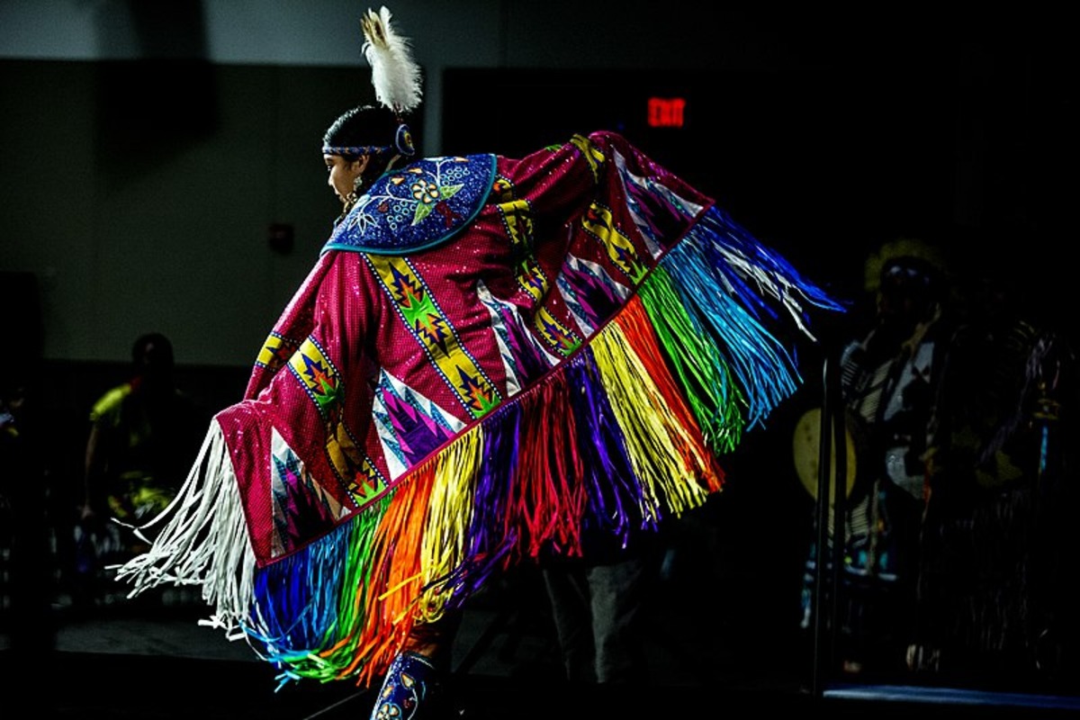 Indigenous Enterprise Shines with Native Dance at Rainy Macy's