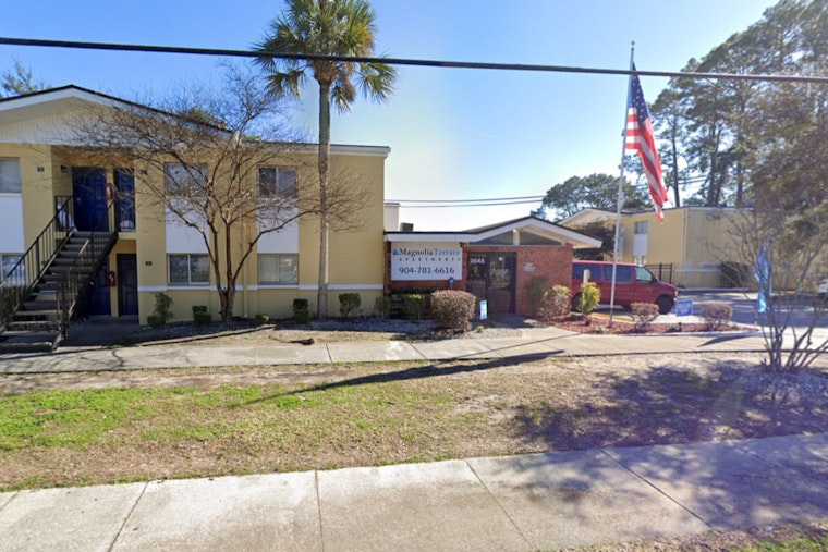 Jacksonville Man Dies After Suspected Medical Emergency Behind the Wheel in Hyde Park Area