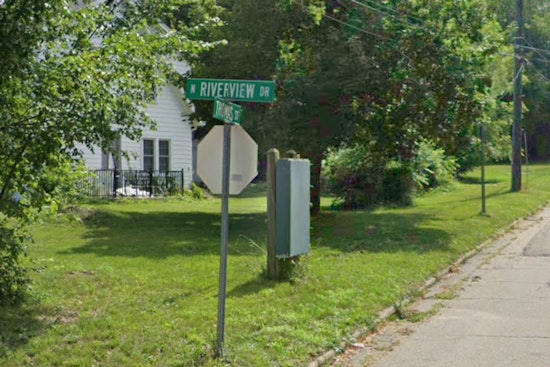 Kalamazoo Restaurant Worker Injured During Armed Robbery, Police Seek Suspects
