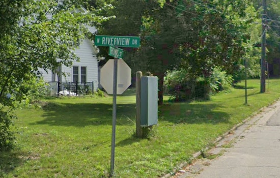 Kalamazoo Restaurant Worker Injured During Armed Robbery, Police Seek Suspects